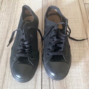 Converse Black Low-Top Canvas Sneakers Mens 6 | Women’s 8